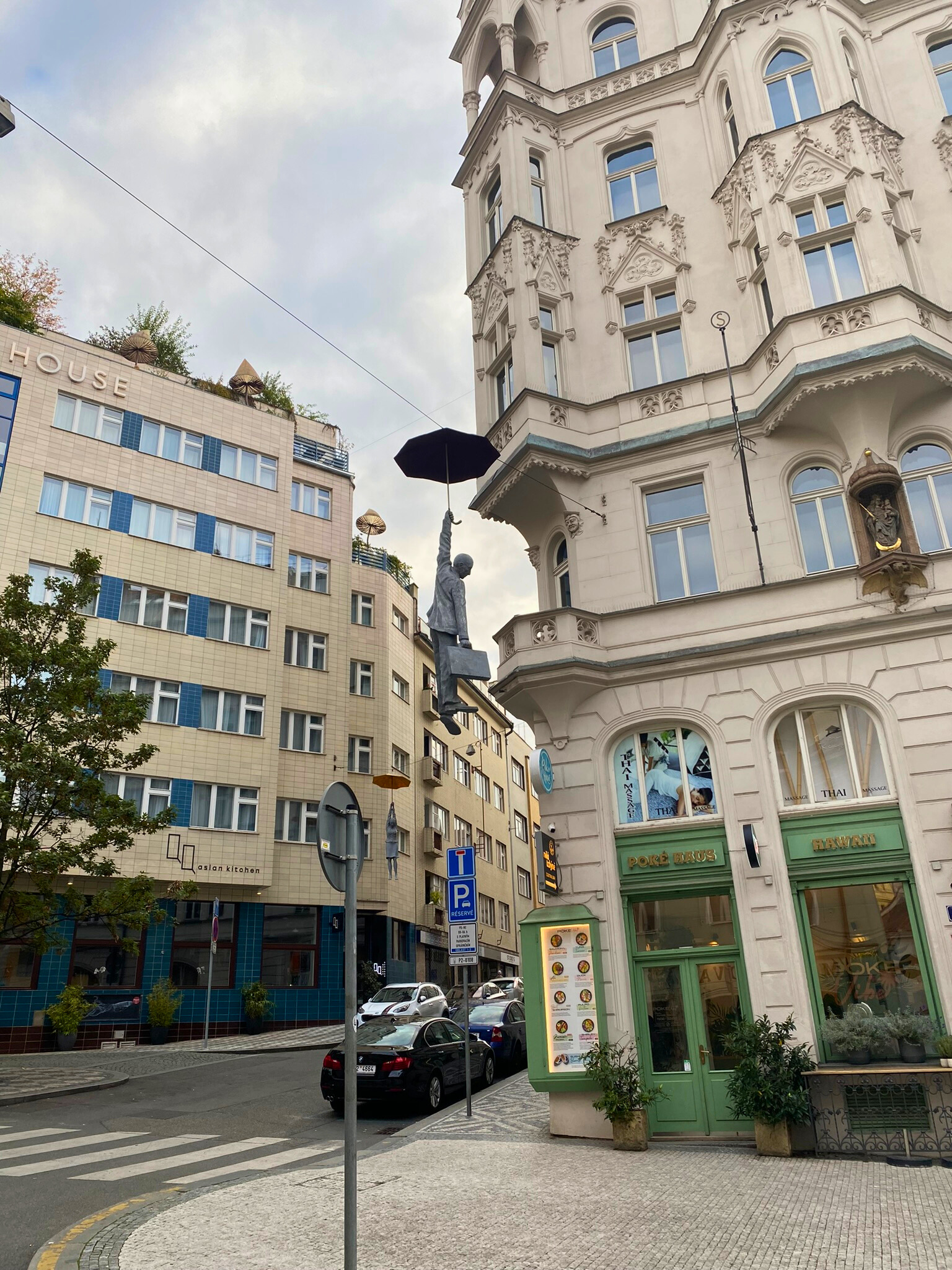 17. Hanging Umbrella Man / Şemsiyeli Asılan Adam